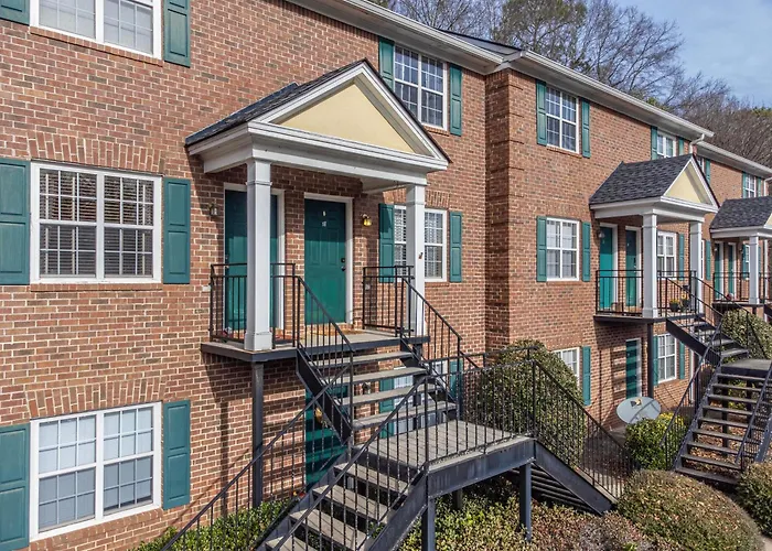 Woodstone Retreat Condo Right Next To Uga Golf Course!